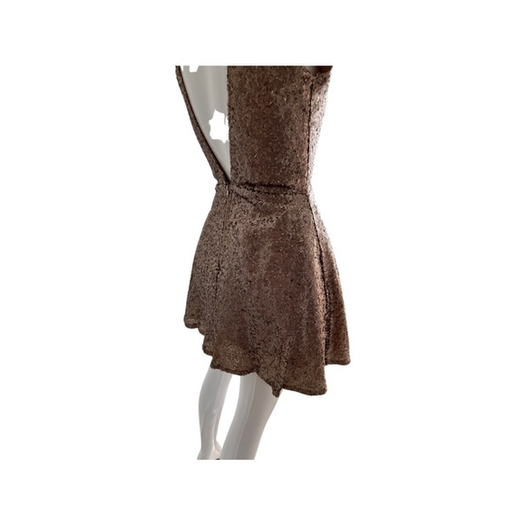 TOBI GOLD SEQUIN DRESS MEDIUM - Picture 4 of 10
